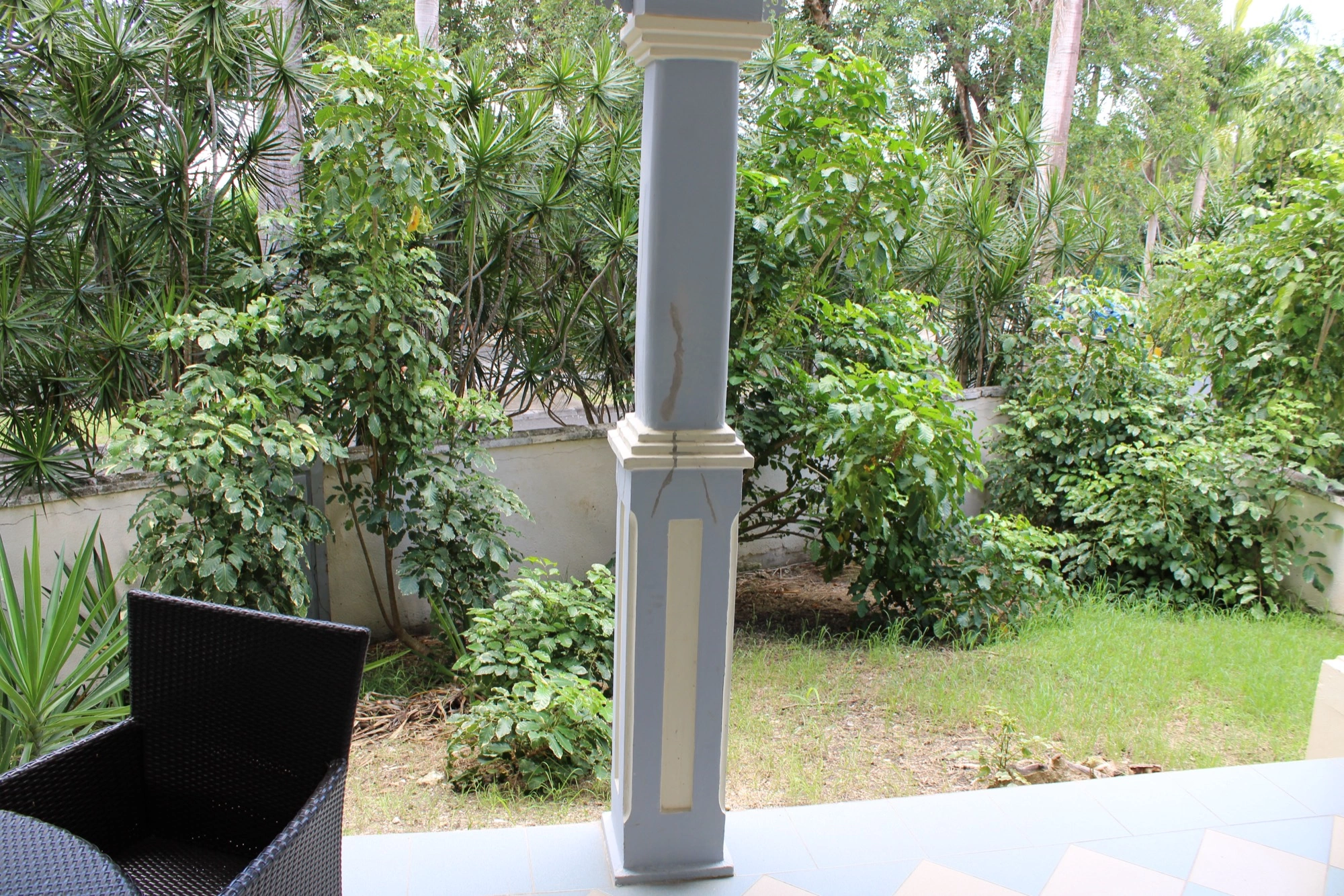 Coin repas sur la terrasse